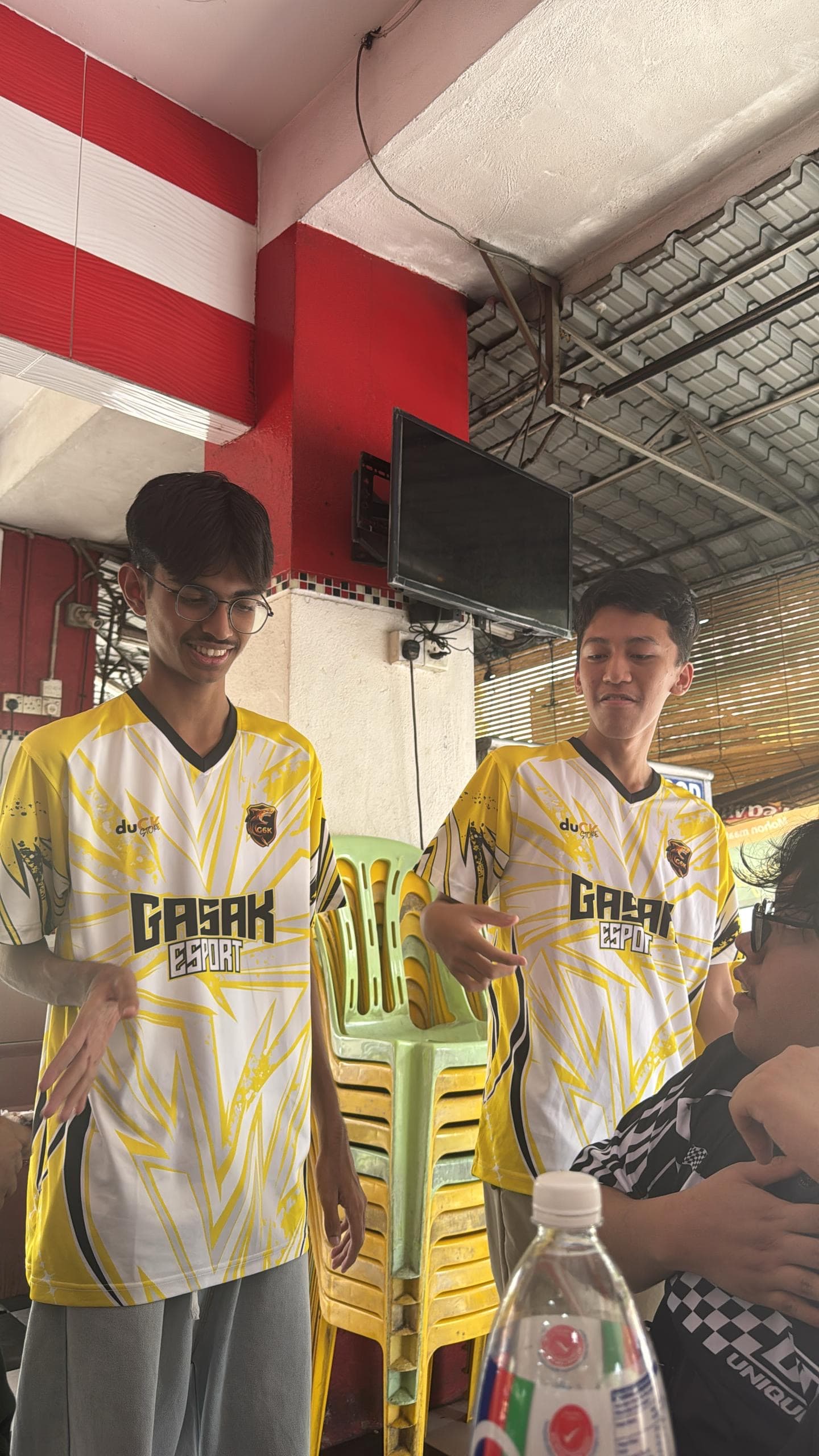 Management turun padang